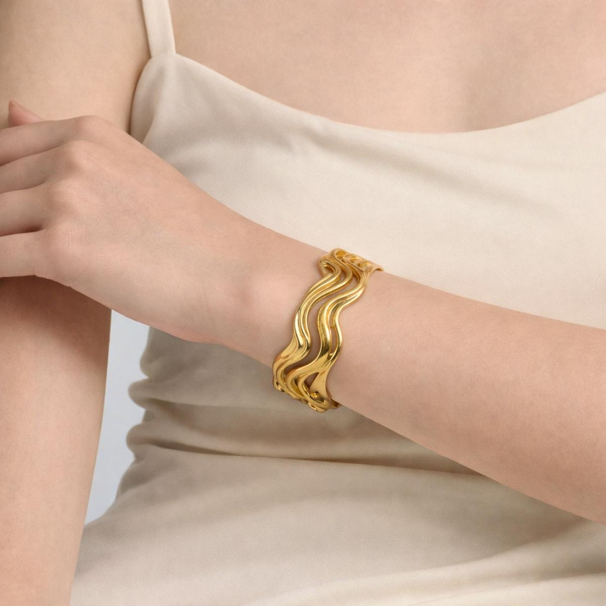 Ayo Copenhagen — Aurelia Flow Cuff Ayo Copenhagen Aurelia Flow Cuff — Ranneke