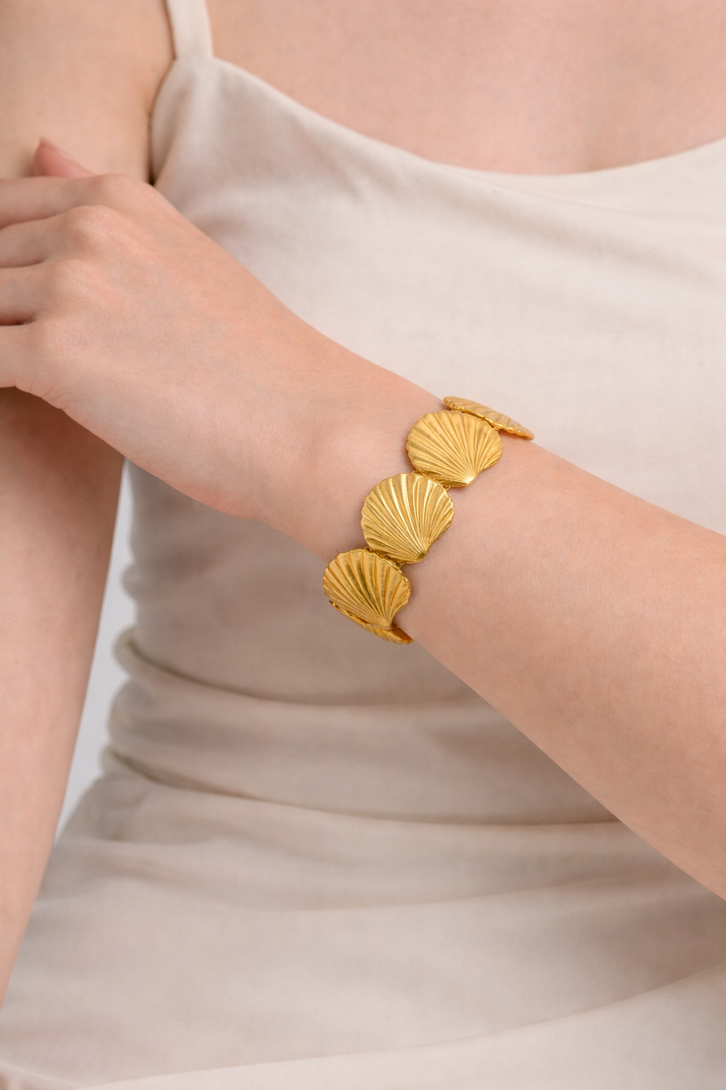 Ayo Copenhagen Aurelia Shell Cuff — Bransoletka