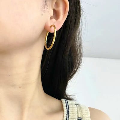 Ayo Copenhagen — Aurelia Hammered Hoops Ayo Copenhagen Aurelia Hammered Hoops — Øreringer