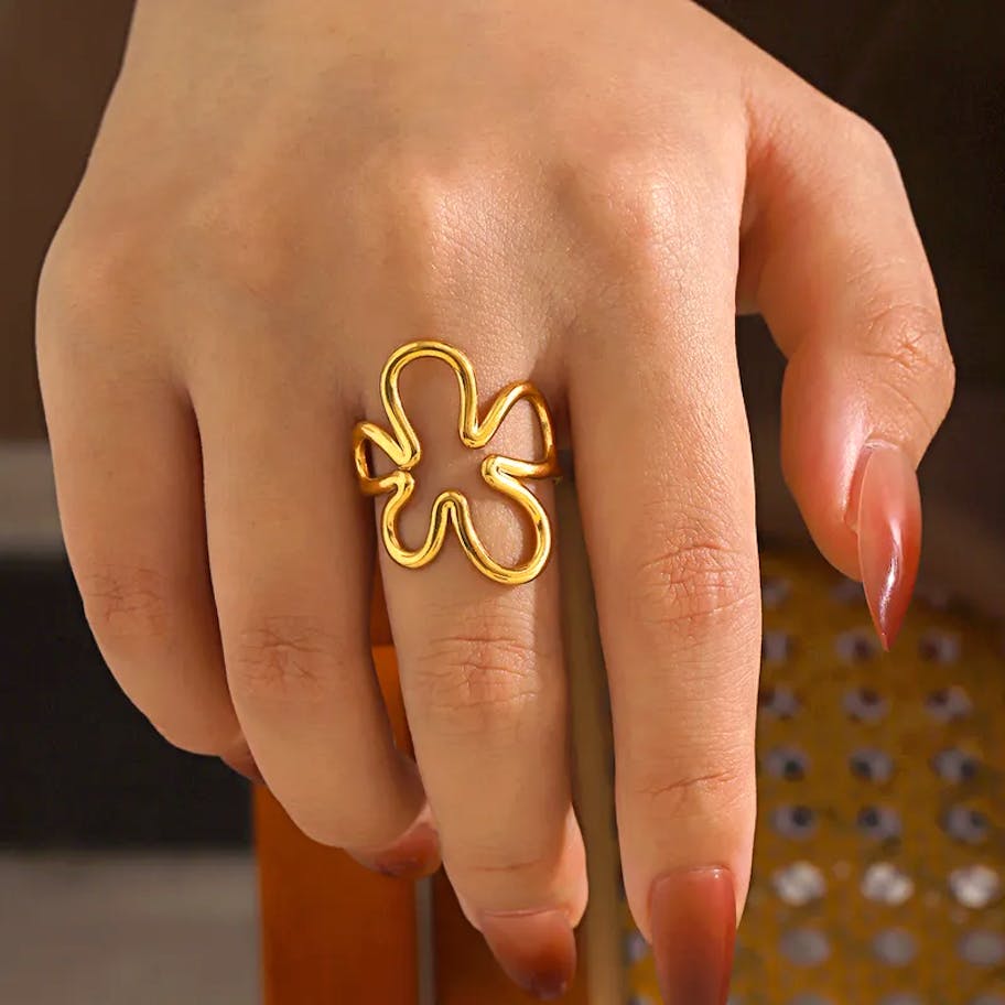 Ayo Copenhagen — Elara Flower Ring Ayo Copenhagen Elara Flower Ring — Ring