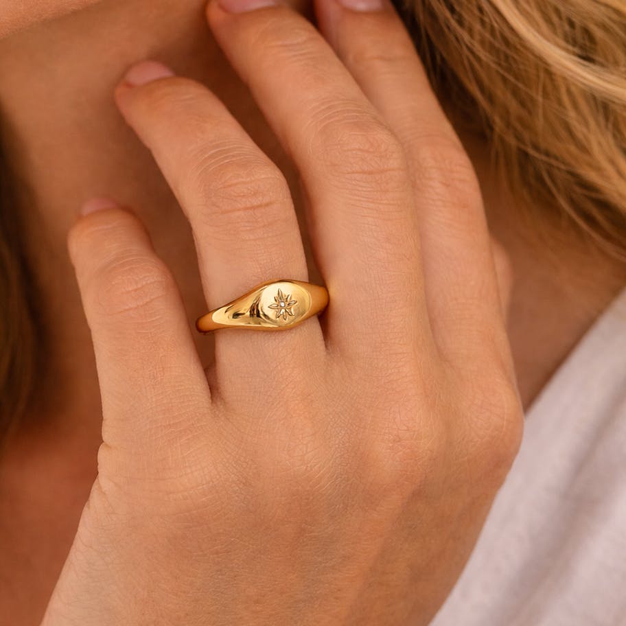 Ayo Copenhagen — Selene Signet Ring Ayo Copenhagen Selene Signet Ring — Ring