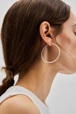 Pernille Corydon — Large Circle Line Hoops Pernille Corydon Large Circle Line Hoops — Kolczyk
