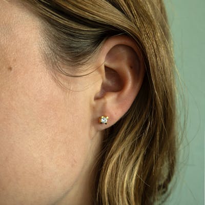 Elya by Aagaard — Elya Stud Earrings 8 Carat Gold With 2x0.10ct W/VS Labgrown Diamond Elya by Aagaard Elya Stud Earrings 8 Carat Gold With 2x0.10ct W/VS Labgrown Diamond — Korvakorut