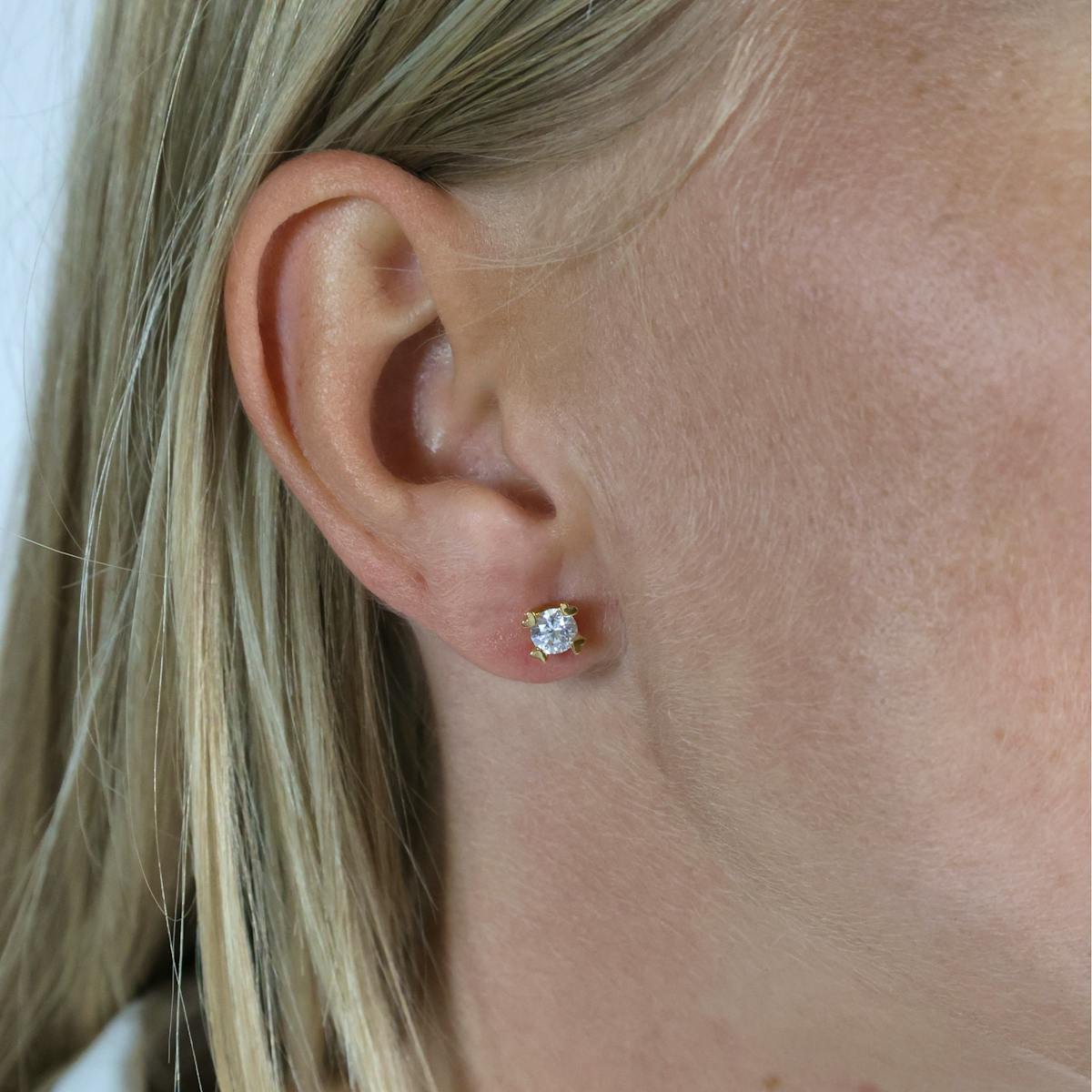 Mary By Aagaard — Mary Stud Earrings 14 Carat With 2x0.40ct W/VS Labgrown Diamond Mary By Aagaard Mary Stud Earrings 14 Carat With 2x0.40ct W/VS Labgrown Diamond — Boucle d'oreille