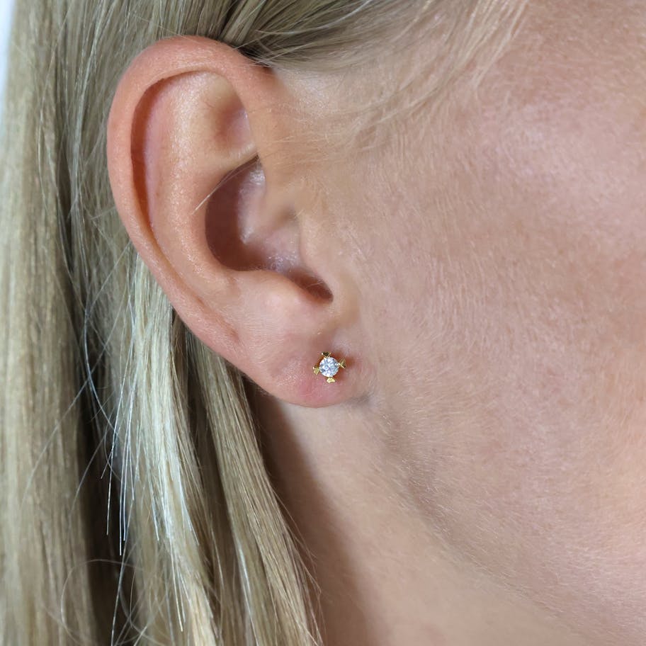 Mary By Aagaard — Mary Stud Earrings With 2x0.10ct W/VS Labgrown Diamond Mary By Aagaard Mary Stud Earrings With 2x0.10ct W/VS Labgrown Diamond — Korvakorut
