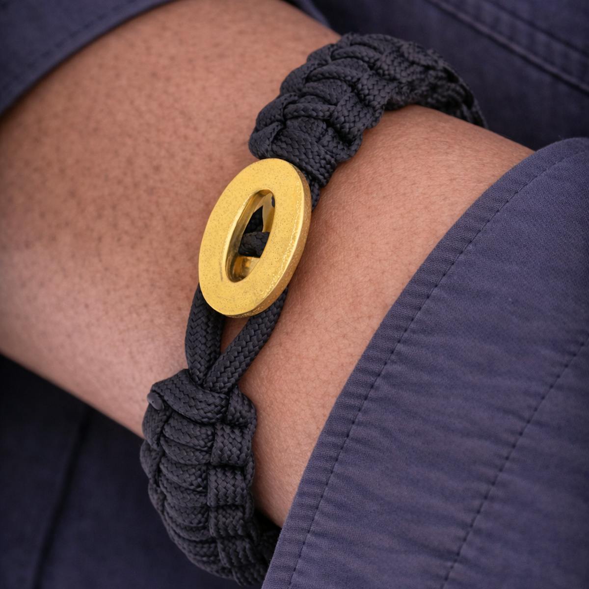 From Soldier to Soldier — FSTS Bracelet Black with Brushed Gold Plated Sterling Silver Lock From Soldier to Soldier FSTS Bracelet Black with Brushed Gold Plated Sterling Silver Lock — Armbånd