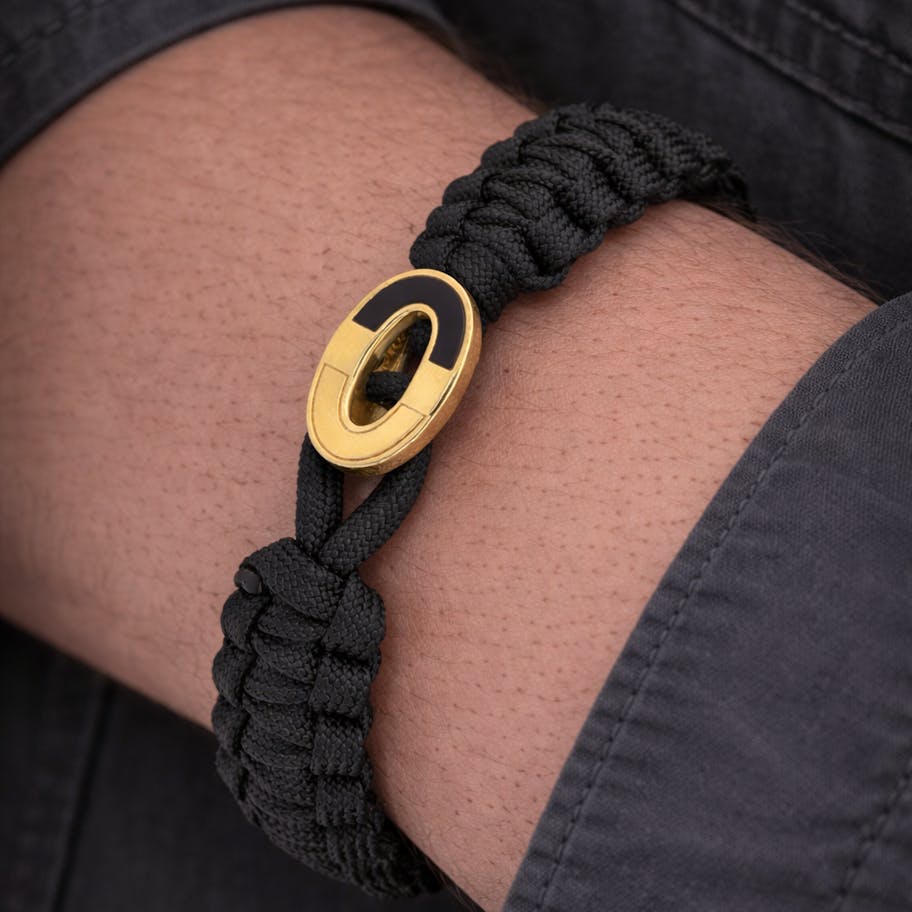 From Soldier to Soldier — FSTS Bracelet Black with Dark Bright Gold Plated Sterling Silver Lock From Soldier to Soldier FSTS Bracelet Black with Dark Bright Gold Plated Sterling Silver Lock — Armbånd