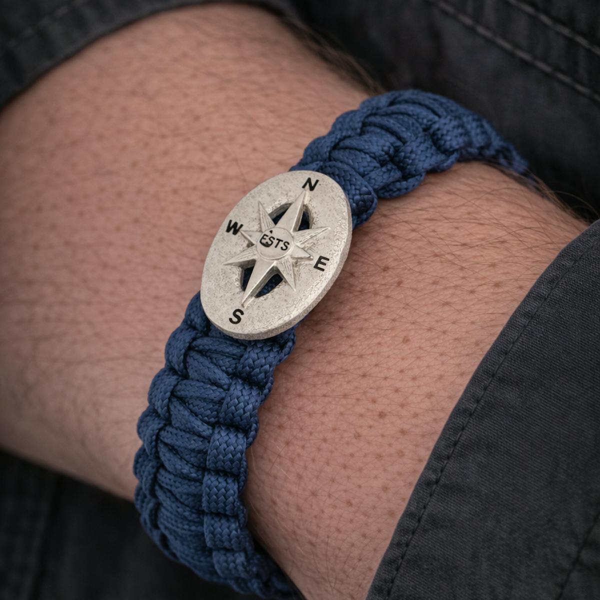 From Soldier to Soldier — FSTS Bracelet Blue with Sterling Silver Compass Lock From Soldier to Soldier FSTS Bracelet Blue with Sterling Silver Compass Lock — Armbånd