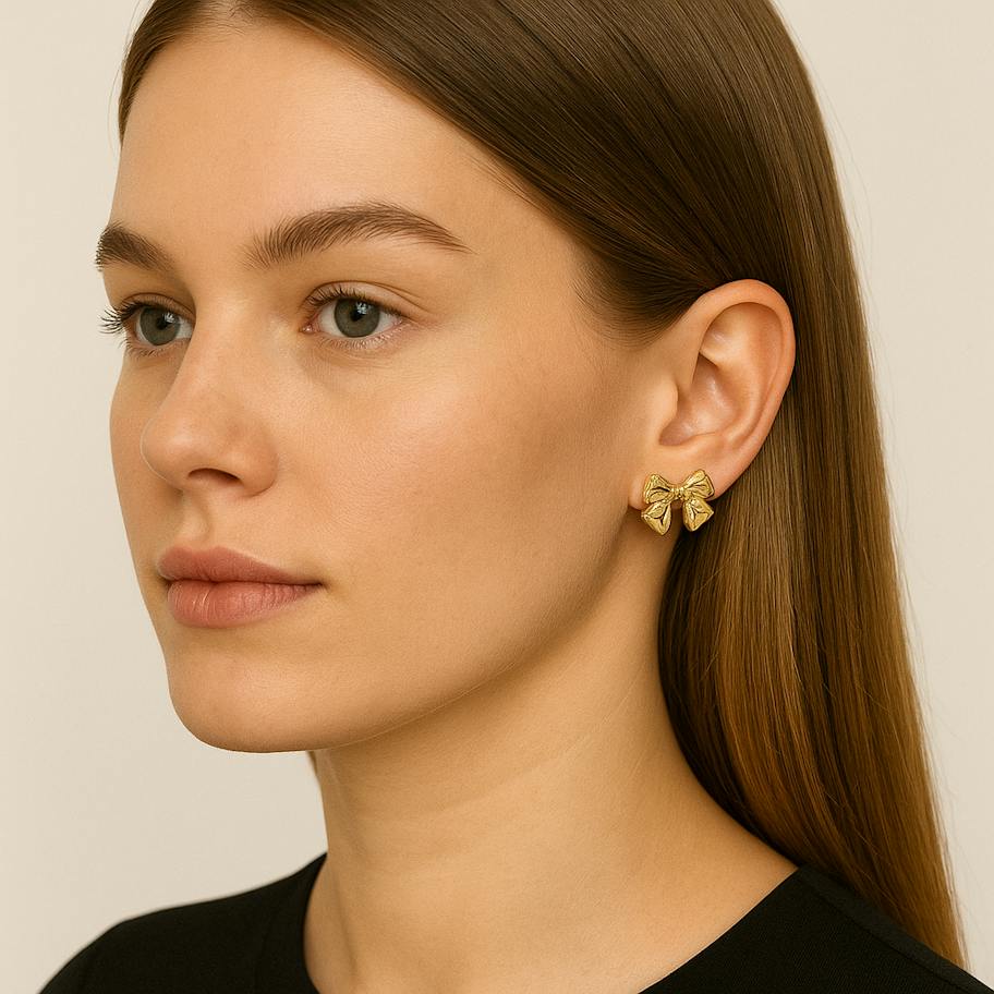 Ayo Copenhagen — Colette Petite Bow Earrings Ayo Copenhagen Colette Petite Bow Earrings — Øreringer
