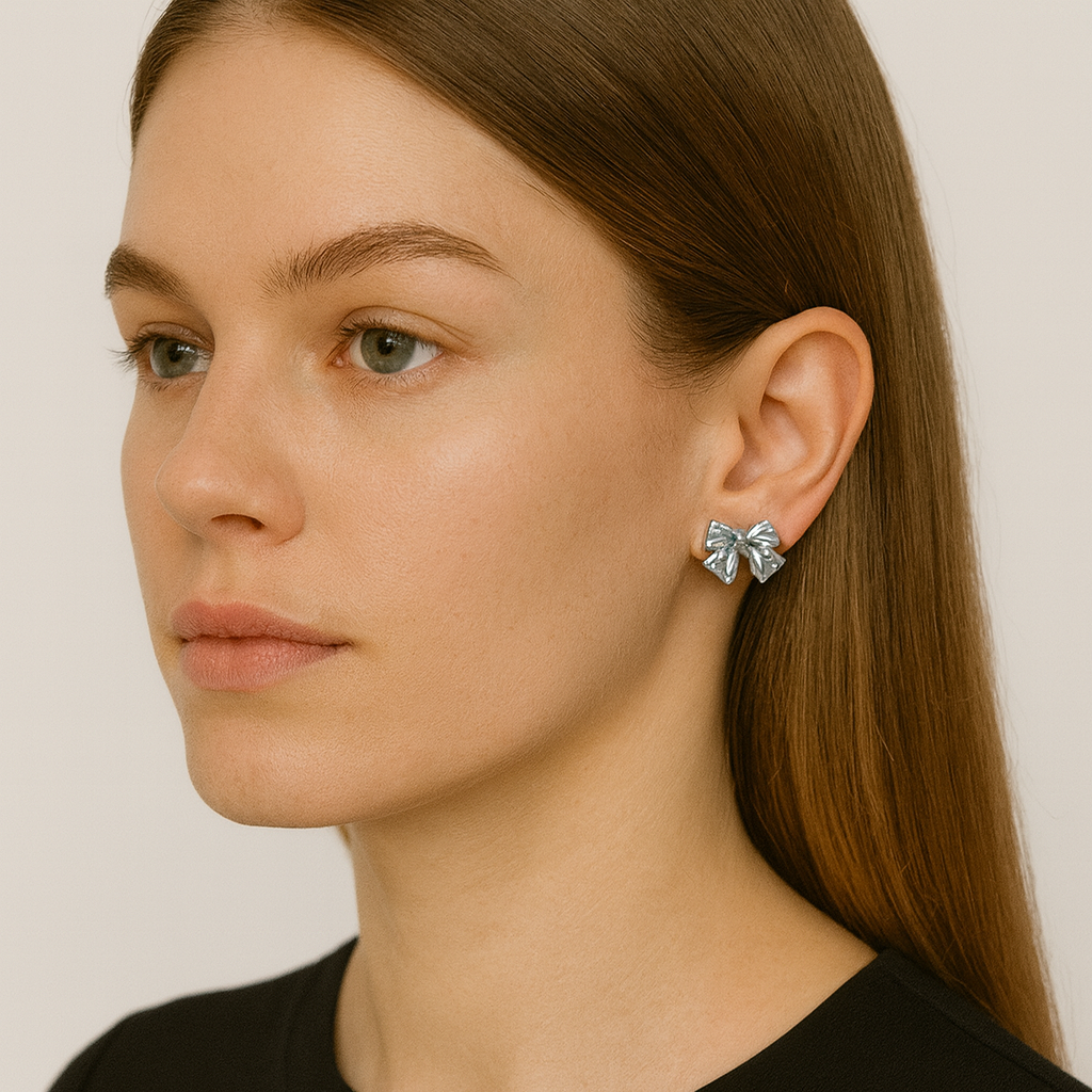 Ayo Copenhagen Colette Petite Bow Earrings — Boucle d'oreille