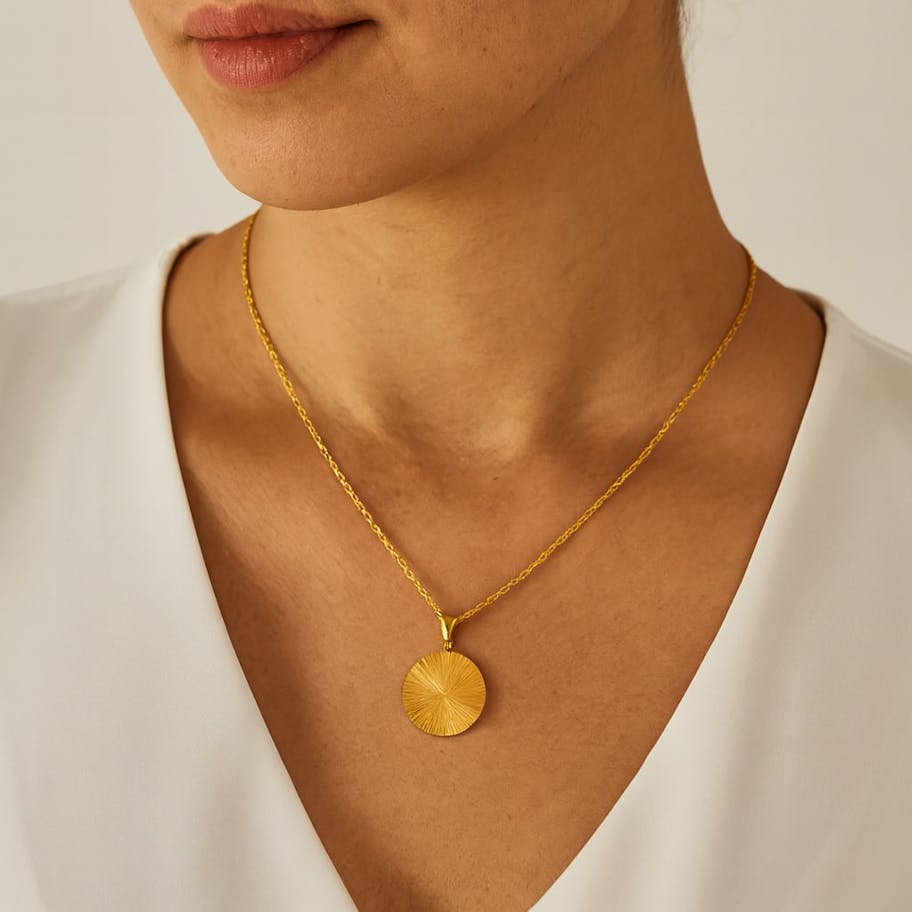 Ayo Copenhagen — Soléa Sunburst Necklace Ayo Copenhagen Soléa Sunburst Necklace — Halsband