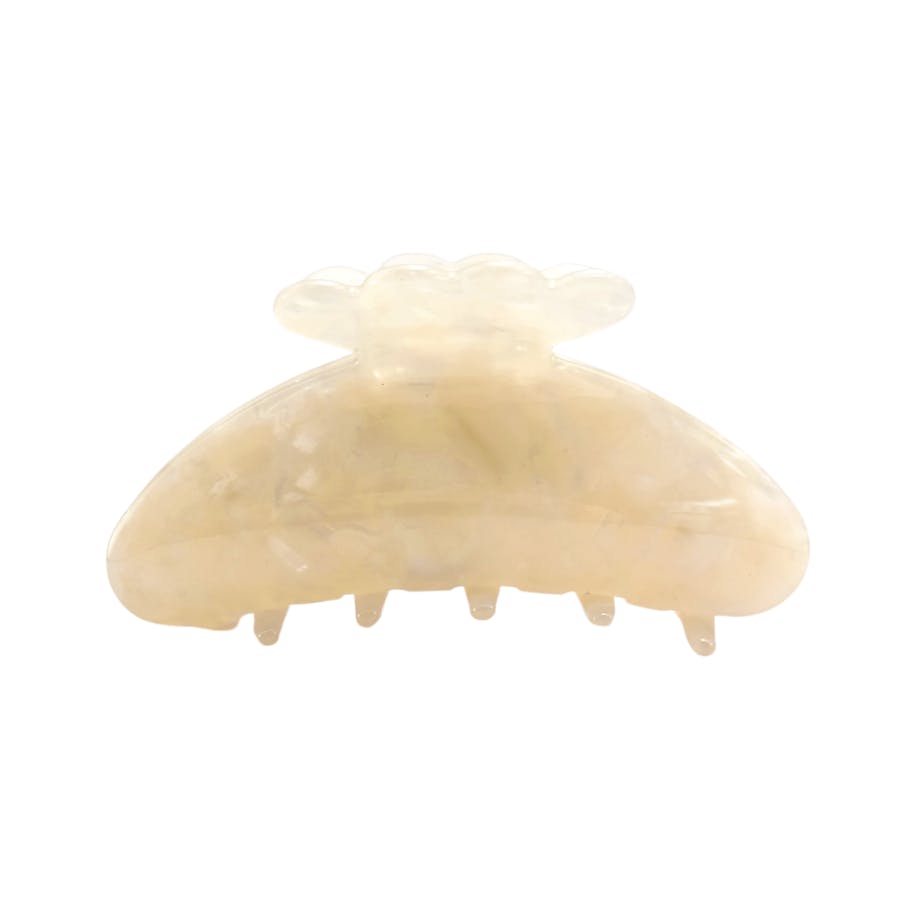 A-Hjort Jewellery — Esther Butterfly Hairclaw Light Beige A-Hjort Jewellery Esther Butterfly Hairclaw Light Beige — Accessoarer
