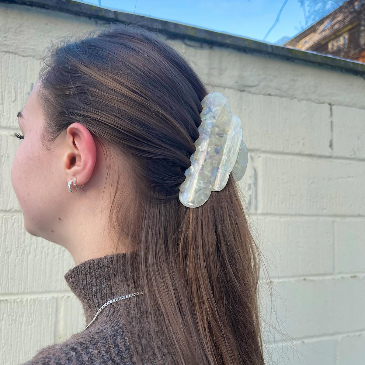 A-Hjort Jewellery — Heavenly Hairclaw Light Beige A-Hjort Jewellery Heavenly Hairclaw Light Beige — Accessoire