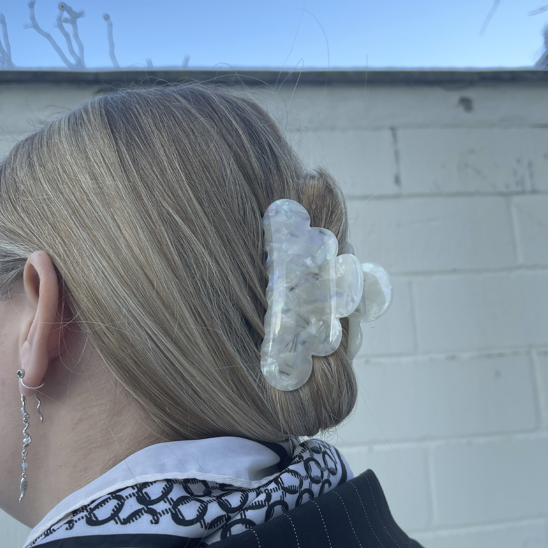 A-Hjort Jewellery Dreamy Hairclaw Light Beige — Accessoire