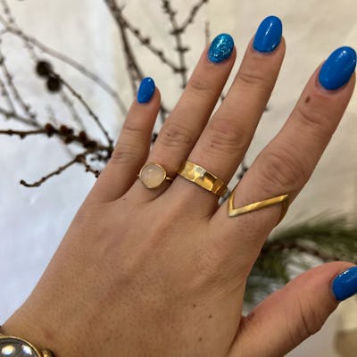 Jane Kønig — V Ring Jane Kønig V Ring — Bagues