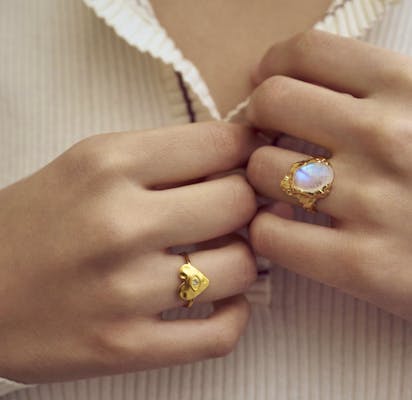 Maanesten — Goddess Ring Moonstone Maanesten Goddess Ring Moonstone — Ringer