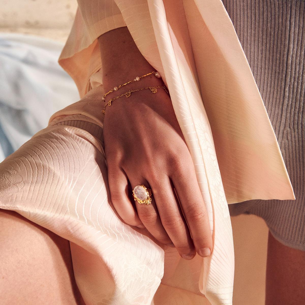 Maanesten — Goddess Ring Moonstone Maanesten Goddess Ring Moonstone — Kroužek