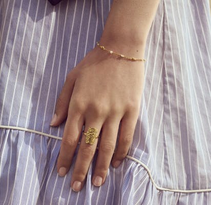 Maanesten — Cuesta ring Maanesten Cuesta ring — Ringer
