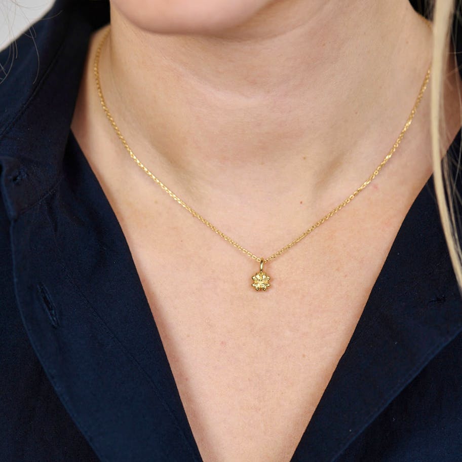 Studio Z — Serene Clover Necklace Studio Z Serene Clover Necklace — Halskjeder
