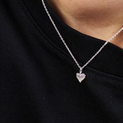 Studio Z — Amour Heart Necklace Studio Z Amour Heart Necklace — Halskette