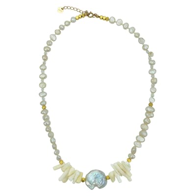 Nuni Copenhagen — Carola White Necklace Nuni Copenhagen Carola White Necklace — Halskette