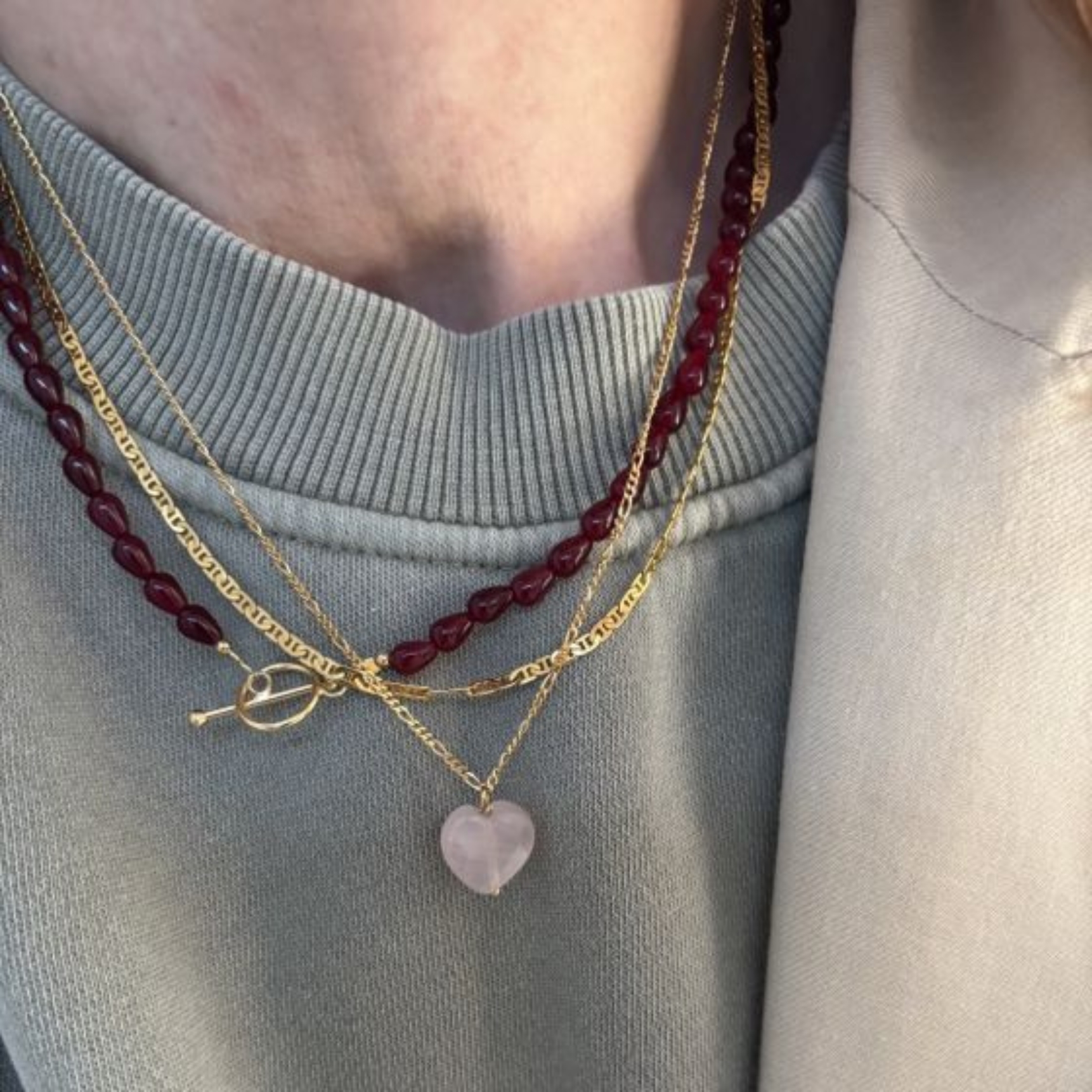 STINE A Jewelry Love Drop Necklace Burgundy — Halskæde