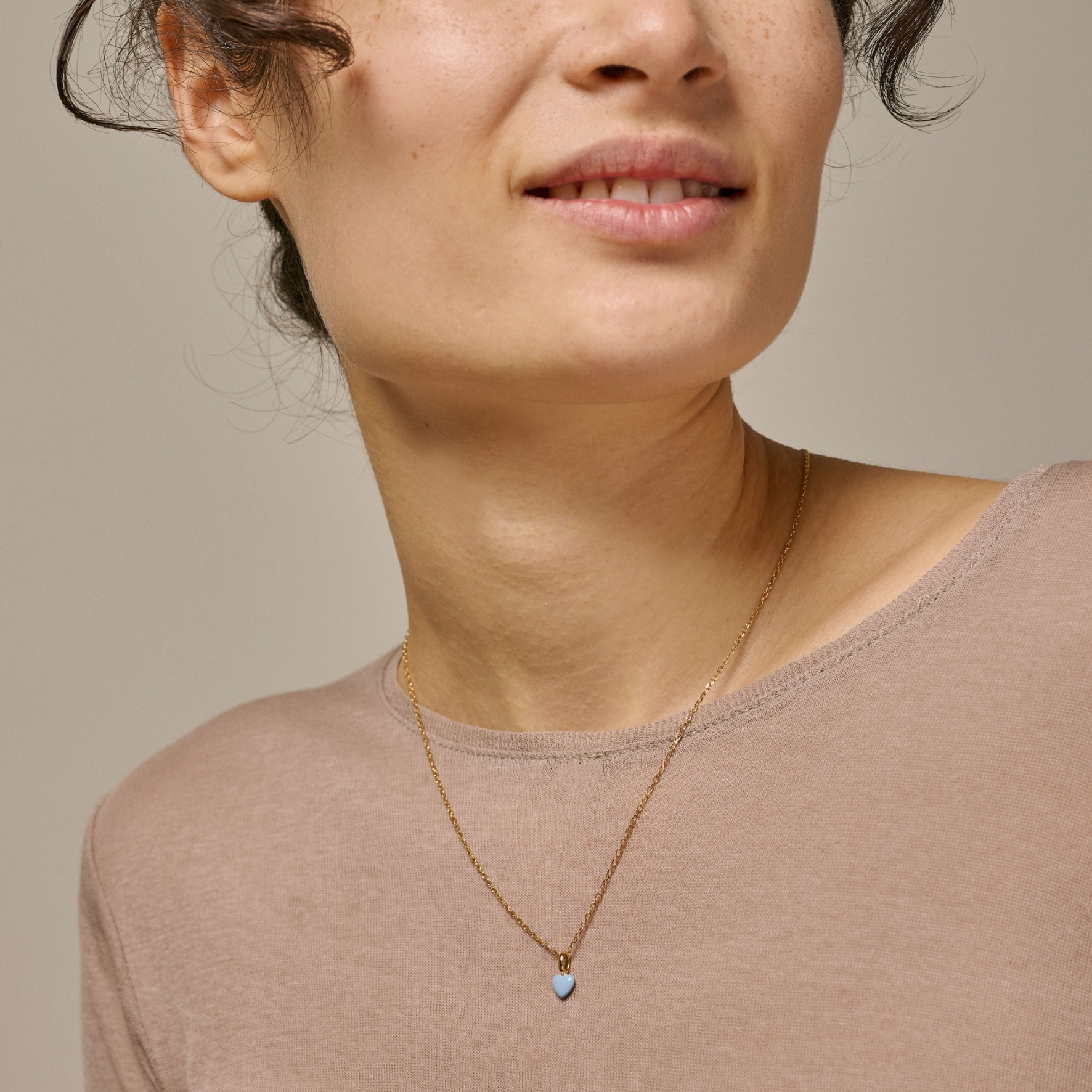 Enamel Copenhagen Amore Necklace Steel Blue — Kaulakoru