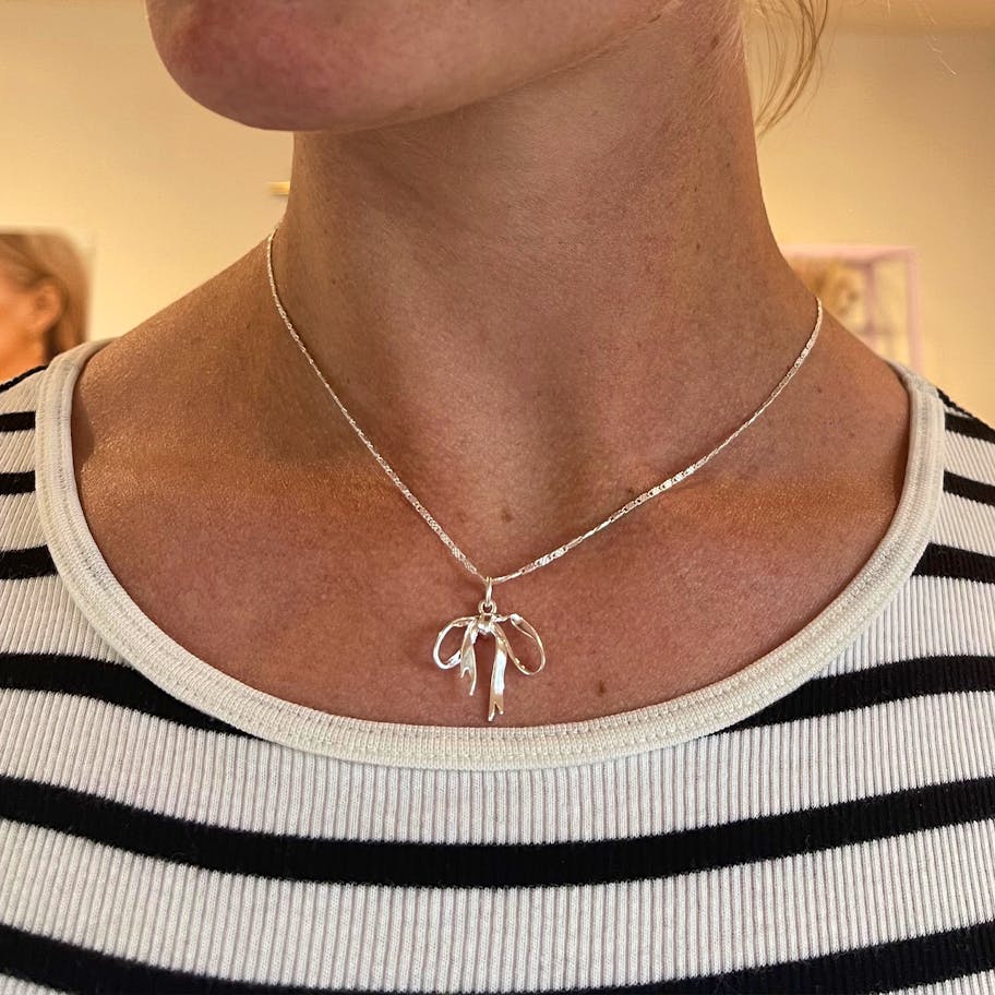 Pico — Ribbon Necklace Pico Ribbon Necklace — Halsketting