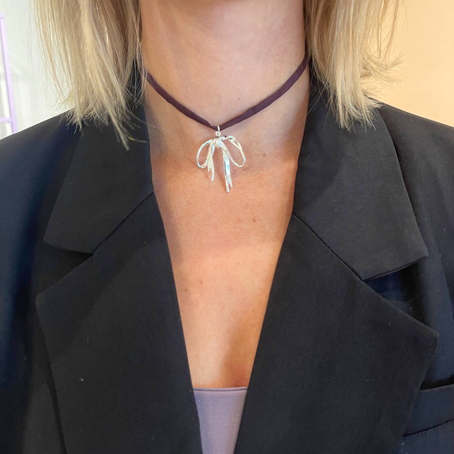 Pico — Ribbon String (Aubergine) Pico Ribbon String (Aubergine) — Halsketting