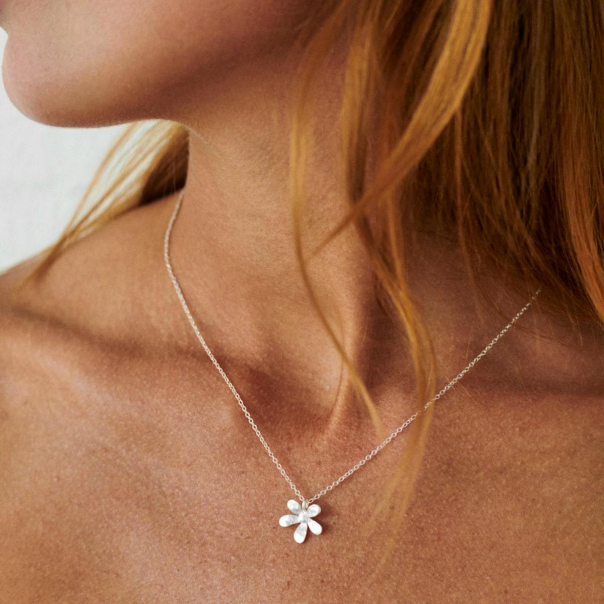 Pernille Corydon — Wild Poppy Necklace Pernille Corydon Wild Poppy Necklace — Collier