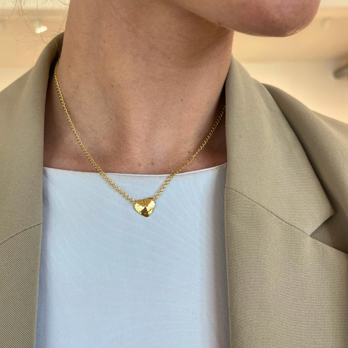 Jane Kønig — Bruised Heart Necklace Jane Kønig Bruised Heart Necklace — Collier