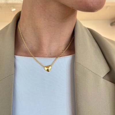 Jane Kønig — Bruised Heart Necklace Jane Kønig Bruised Heart Necklace — Halskæde