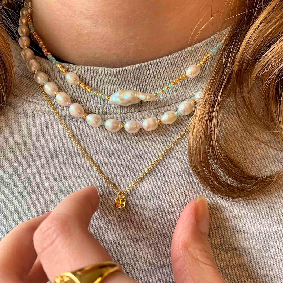 Hultquist Copenhagen — Pastel Pearl Necklace Hultquist Copenhagen Pastel Pearl Necklace — Halsband