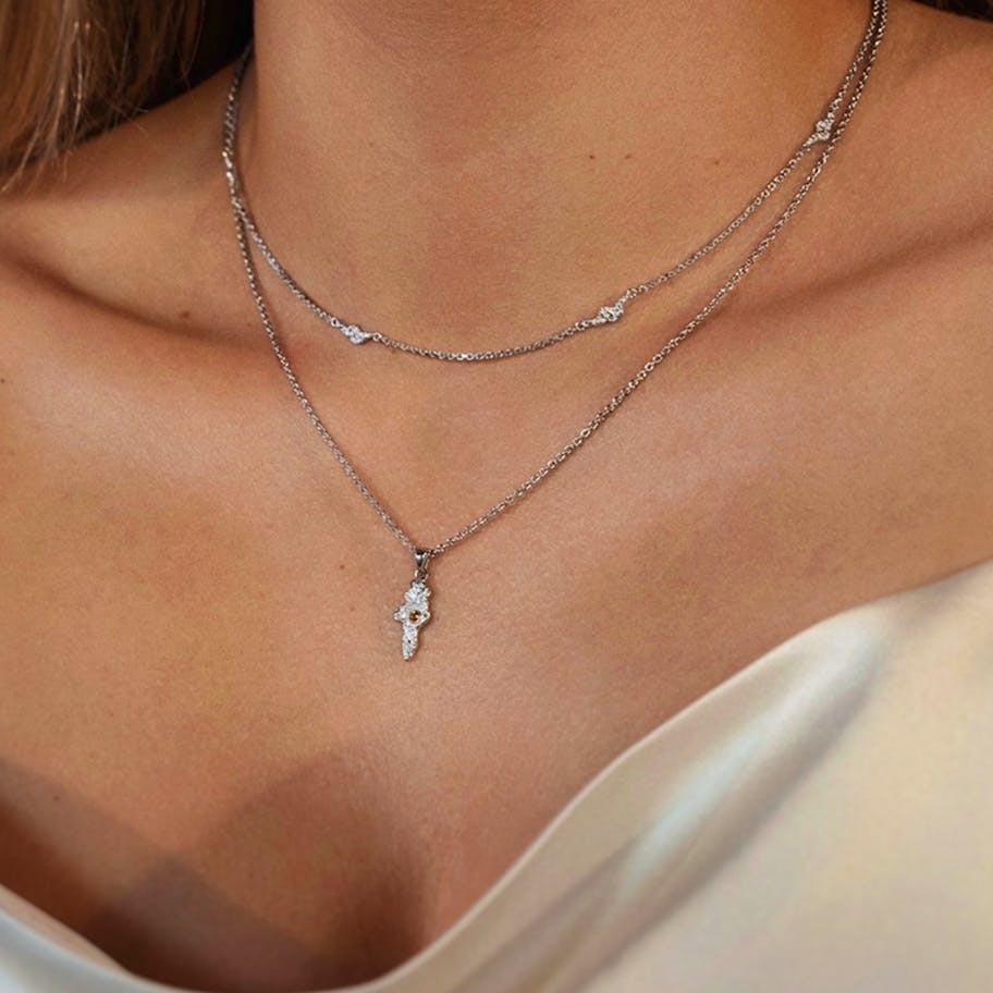 Sistie — Silke By Sistie Pendant Necklace Sistie Silke By Sistie Pendant Necklace — Halsband