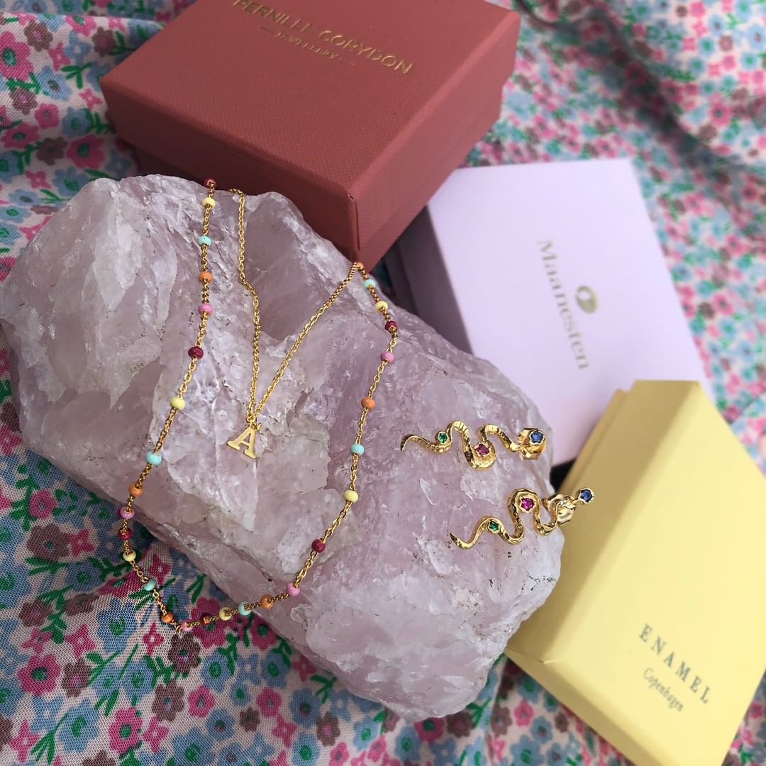 Enamel Copenhagen Lola Necklace Rainbow — Halsband