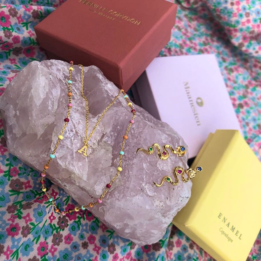 Enamel Copenhagen — Lola Necklace Rainbow Enamel Copenhagen Lola Necklace Rainbow — Halskæde