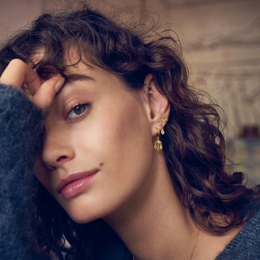Maanesten — Edwina Hoops Maanesten Edwina Hoops — Náušnice