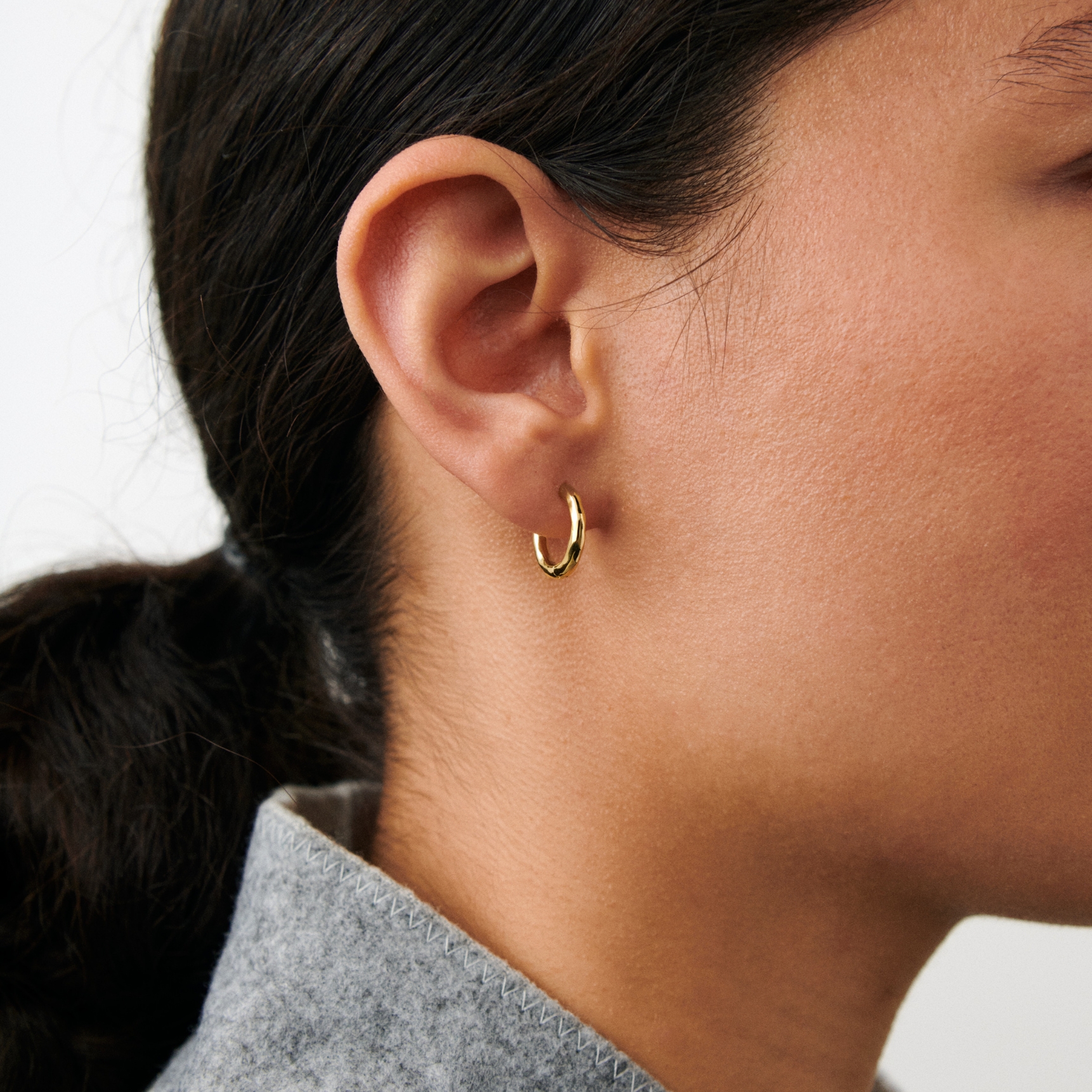 Pernille Corydon Small Spirit Huggies — Øreringe