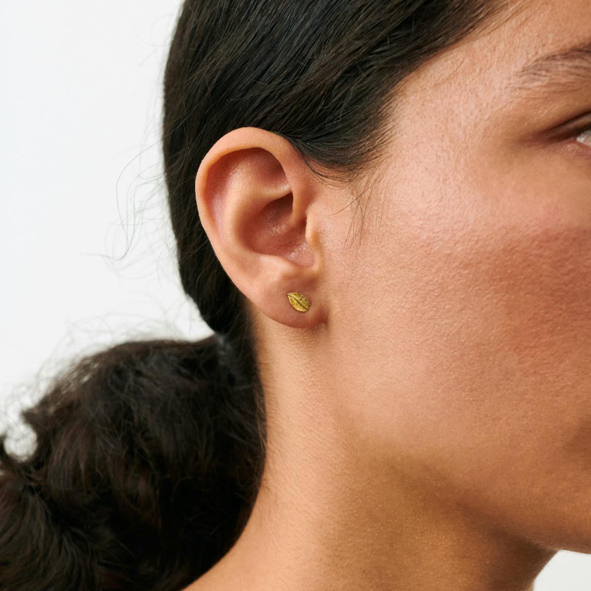 Pernille Corydon — Elm Leaf Earsticks Pernille Corydon Elm Leaf Earsticks — Boucle d'oreille