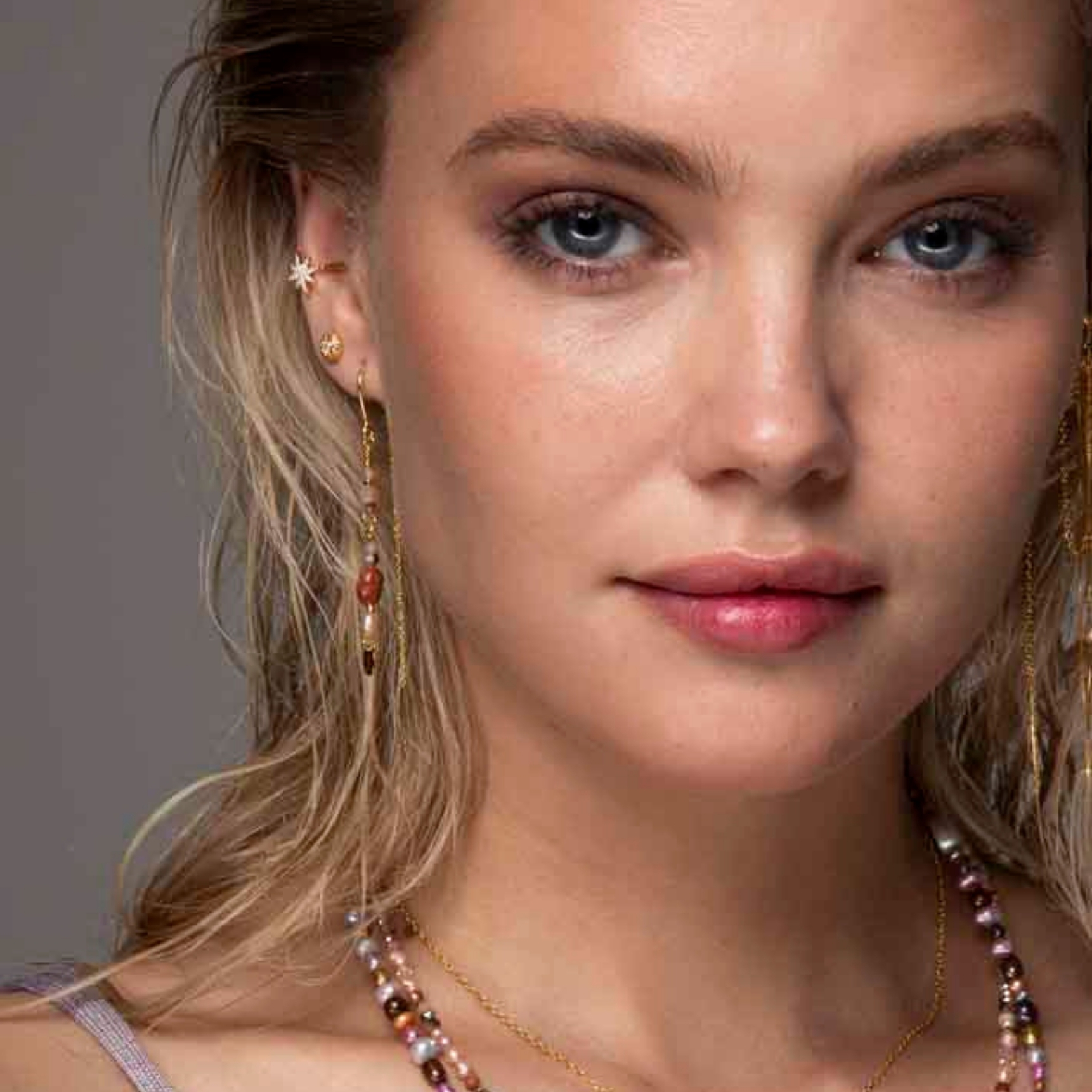 Nuni Copenhagen Kikki Brown Earchains — Kolczyk