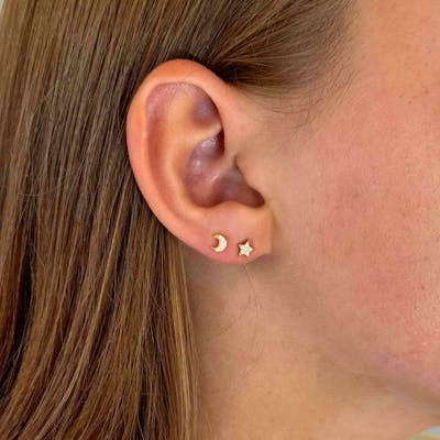 Nuni Copenhagen — Precious White Earstick Box Nuni Copenhagen Precious White Earstick Box — Ohrringe