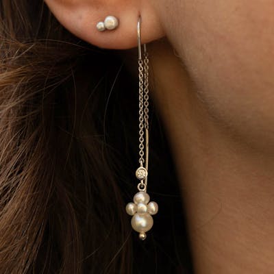 byBiehl — Pearl Cluster Dangling Earrings byBiehl Pearl Cluster Dangling Earrings — Boucle d'oreille