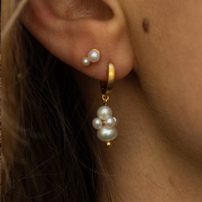 byBiehl — Pearl Cluster Hoops byBiehl Pearl Cluster Hoops — Øreringe