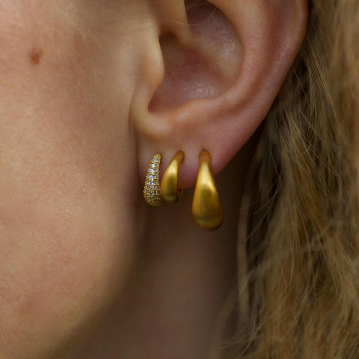 byBiehl — Ocean Flow Hoops Small byBiehl Ocean Flow Hoops Small — Korvakorut
