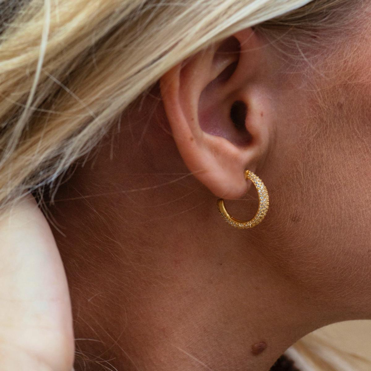 byBiehl — Ocean Flow Medium Sparkle Hoops byBiehl Ocean Flow Medium Sparkle Hoops — Boucle d'oreille