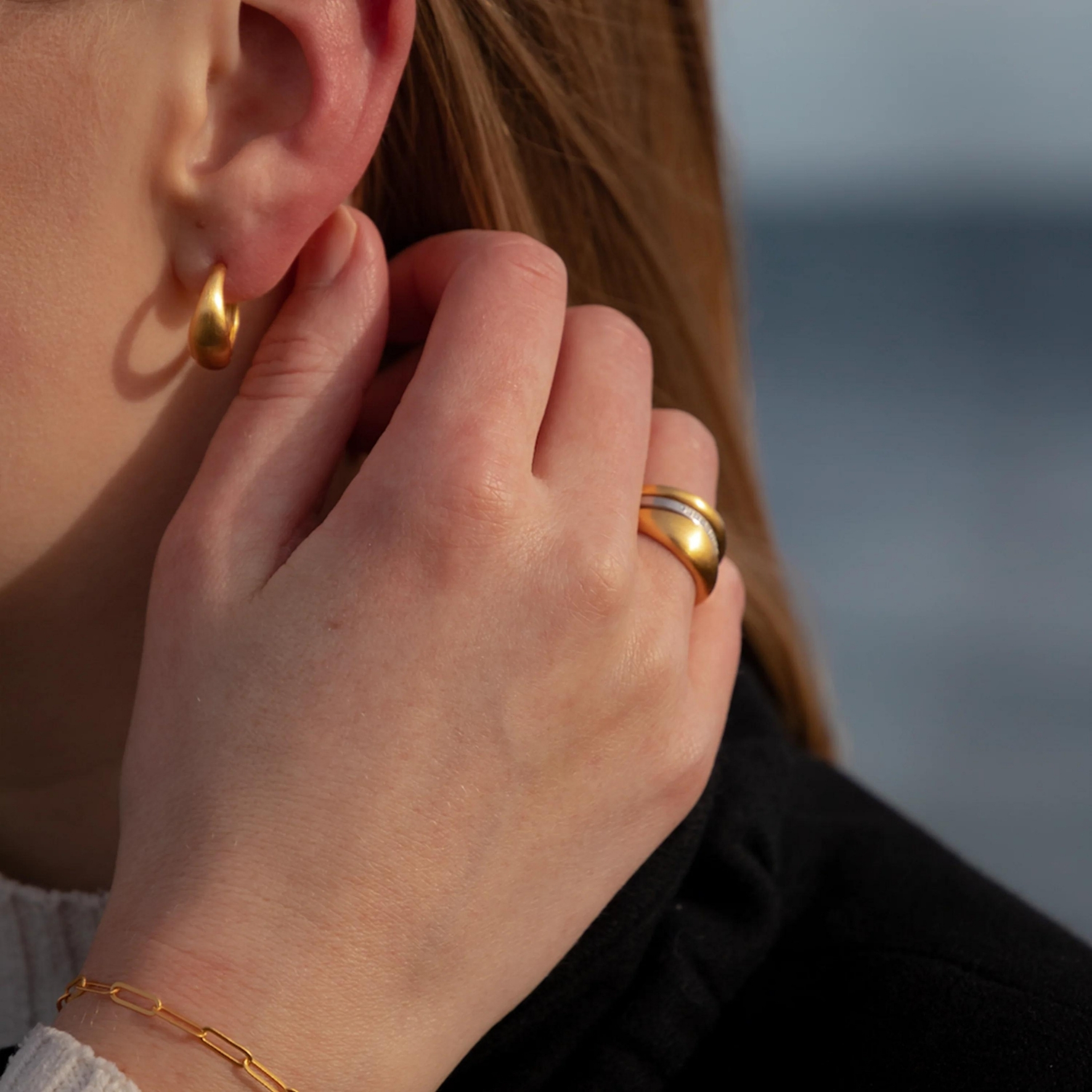 byBiehl Ocean Flow Hoops Medium — Örhängen