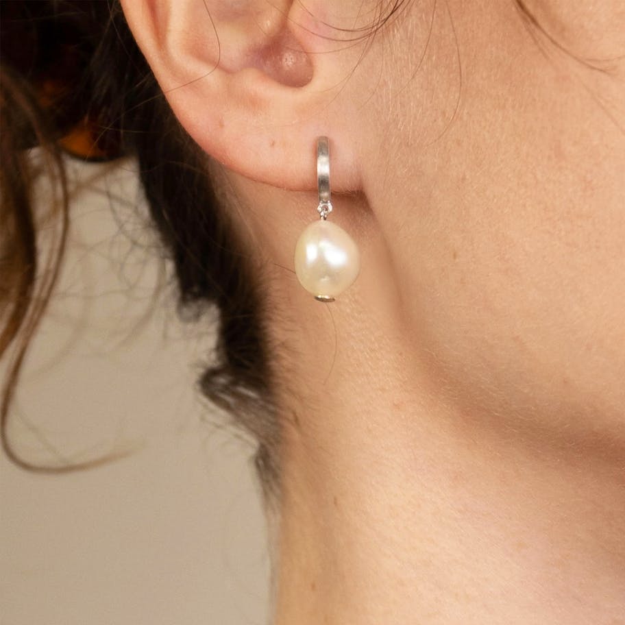 byBiehl — Aura Grande Hoops byBiehl Aura Grande Hoops — Örhängen