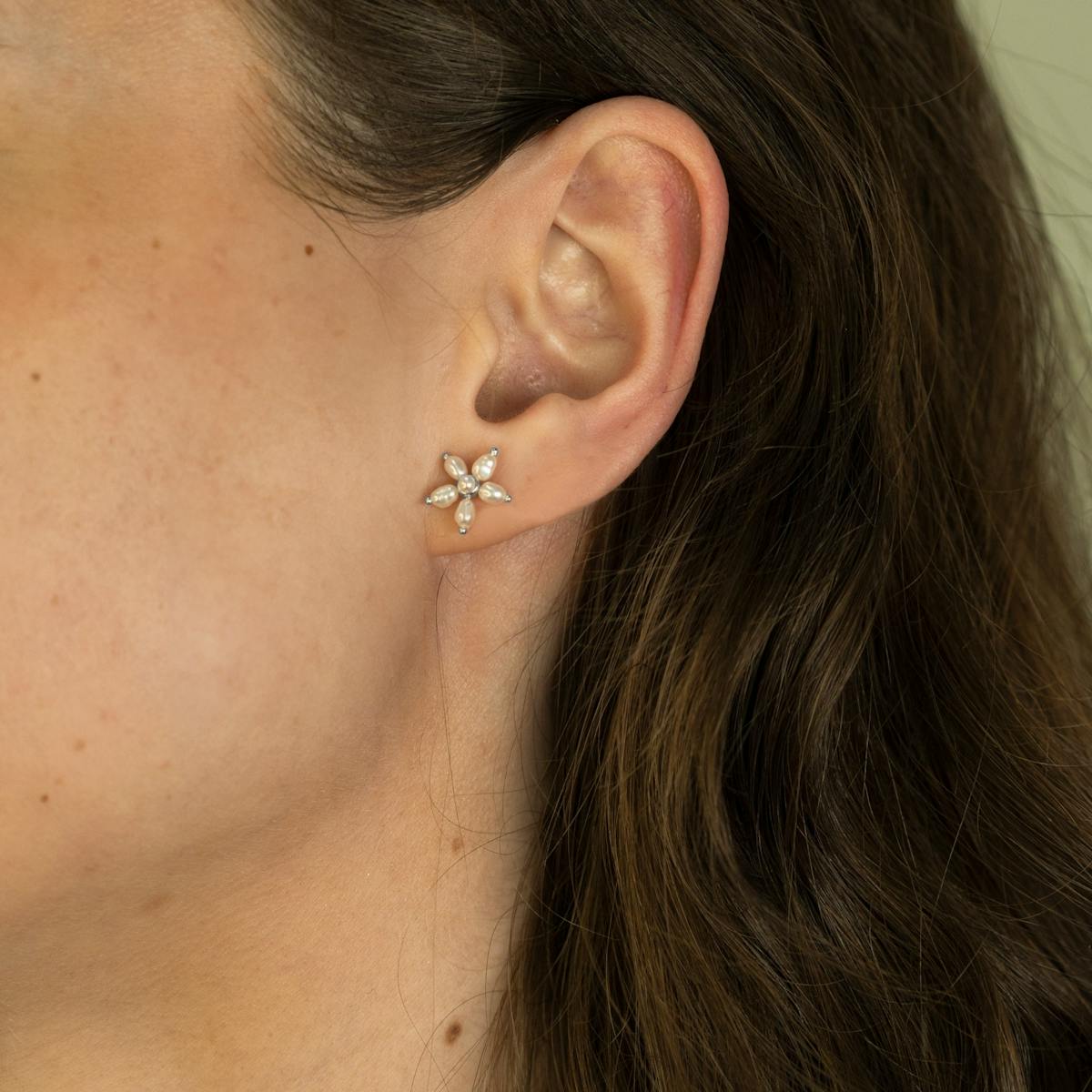 byBiehl — Pearl Signature Studs byBiehl Pearl Signature Studs — Oorbel