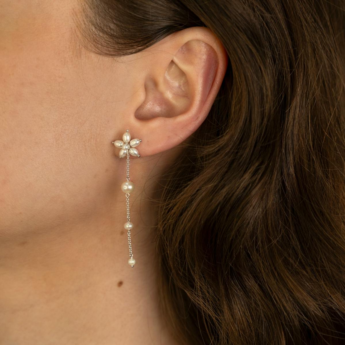 byBiehl — Pearl Signature Earhangers Long byBiehl Pearl Signature Earhangers Long — Øreringe