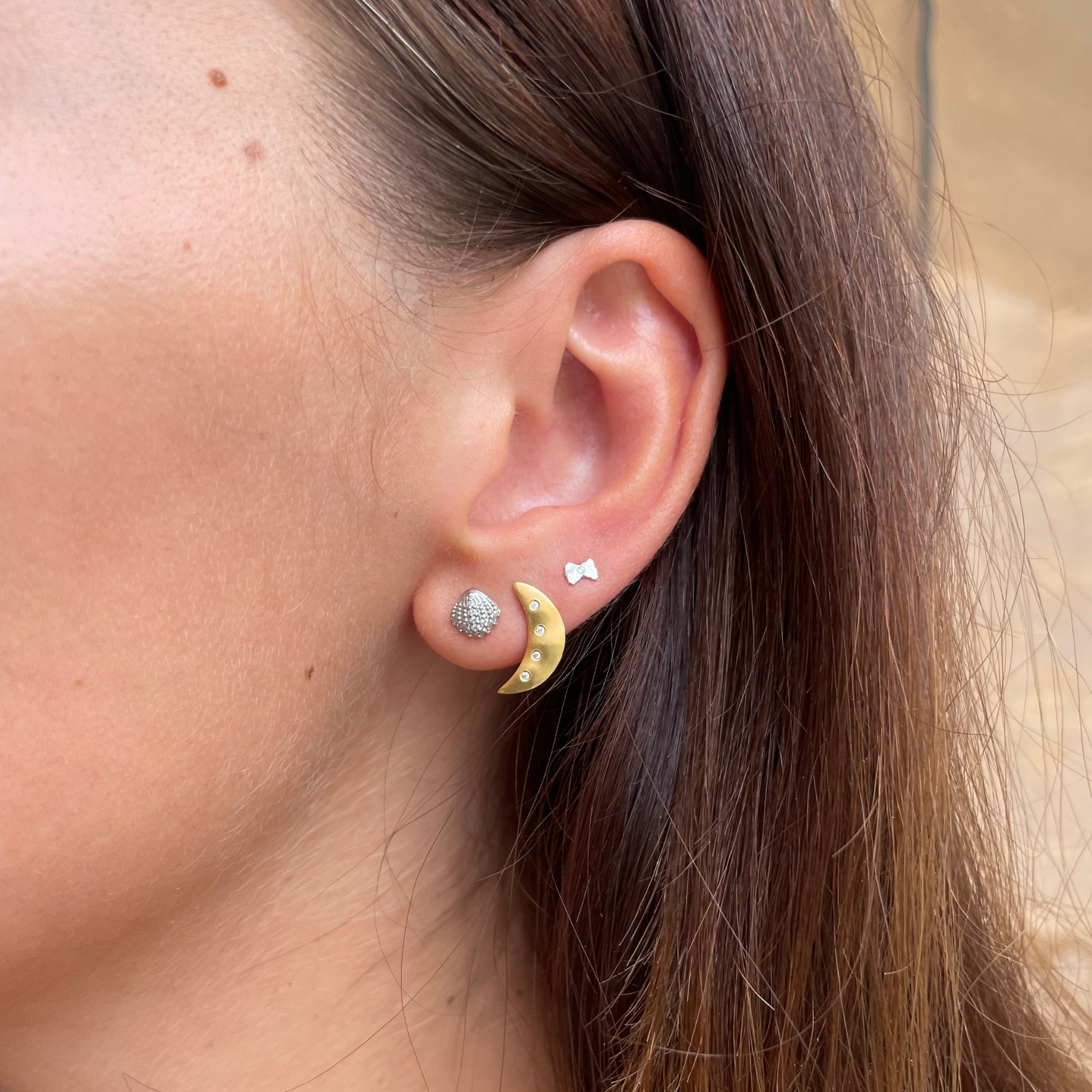 STINE A Jewelry Bella Moon Earring With Four Stones — Örhängen